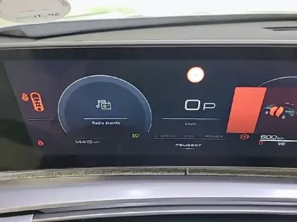 Photo 42 Peugeot 5008  Hybrid 136 e-DCS6