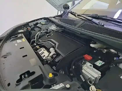 Photo 47 Peugeot 5008  Hybrid 136 e-DCS6