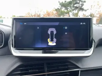 Photo 30 Peugeot 208  Hybrid 136 e-DCS6