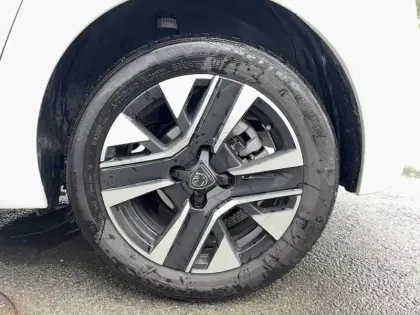 Photo 40 Peugeot 208  Hybrid 136 e-DCS6
