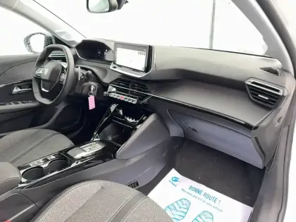 Photo 11 Peugeot 208  Hybrid 136 e-DCS6