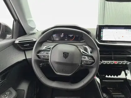 Photo 17 Peugeot 208  Hybrid 136 e-DCS6