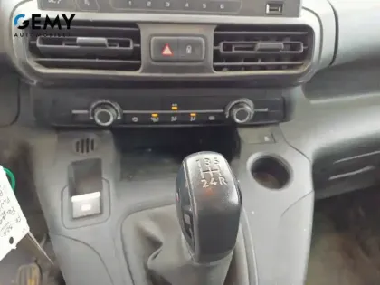 Photo 14 Peugeot Partner  FOURGON STANDARD 650 KG BLUEHDI 100 BVM5