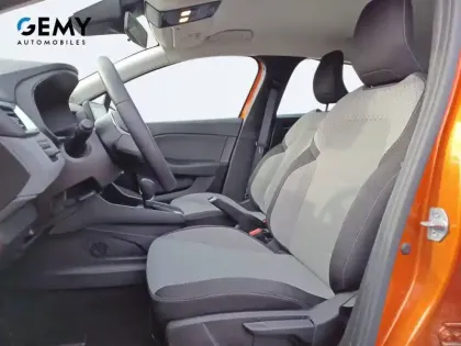 Photo 8 Renault Clio  E-Tech full hybrid 145 ch GSR2