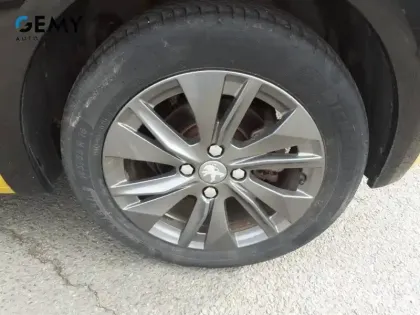 Photo 10 Peugeot 208  Electrique 50 kWh 136ch