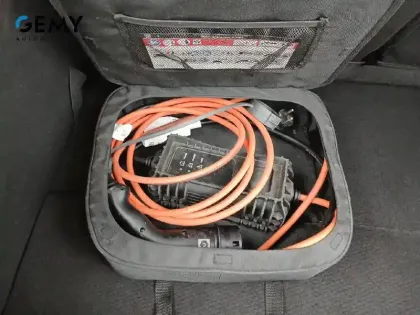 Photo 43 Peugeot 208  Electrique 50 kWh 136ch