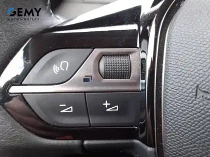 Photo 18 Peugeot 208  Electrique 50 kWh 136ch