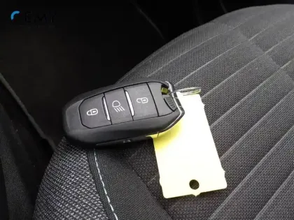 Photo 22 Peugeot 208  Electrique 50 kWh 136ch