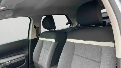 Photo 11 Citroën C4 Cactus  PureTech 110 S&S BVM6