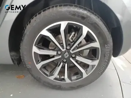 Photo 10 Renault Clio  E-Tech full hybrid 145 ch GSR2