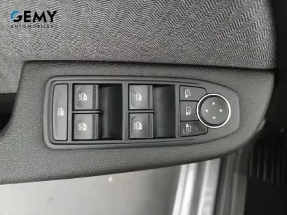 Photo 11 Renault Clio  E-Tech full hybrid 145 ch GSR2