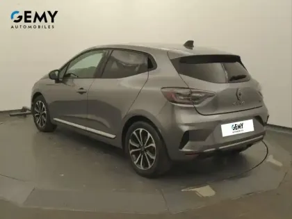 Photo 6 Renault Clio  E-Tech full hybrid 145 ch GSR2