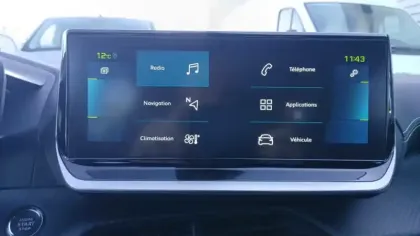 Photo 31 Peugeot 208  Electrique 50 kWh 136ch