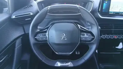 Photo 19 Peugeot 208  Electrique 50 kWh 136ch