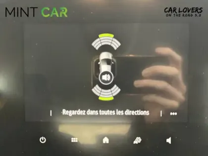 Photo 24 Renault Megane Mégane IV Berline Blue dCi 115 EDC - 21N