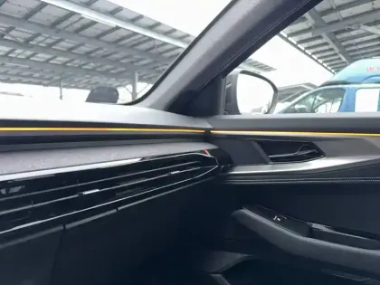 Photo 45 Renault Rafale  E-Tech full hybrid 200