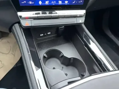 Photo 39 Renault Rafale  E-Tech full hybrid 200