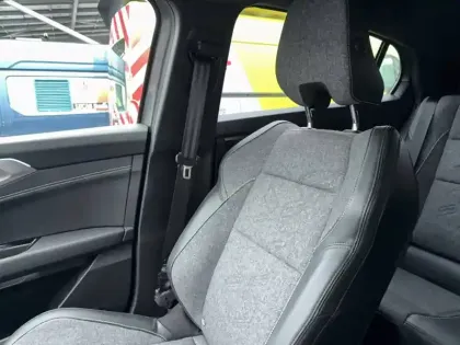 Photo 46 Renault Rafale  E-Tech full hybrid 200