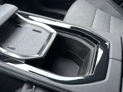 Photo 41 Renault Rafale  E-Tech full hybrid 200