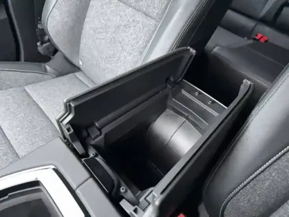 Photo 43 Renault Rafale  E-Tech full hybrid 200