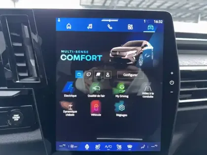 Photo 36 Renault Rafale  E-Tech full hybrid 200