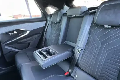 Photo 24 Peugeot 3008  Hybrid 136 e-DCS6