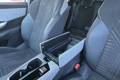 Photo 25 Peugeot 3008  Hybrid 136 e-DCS6