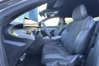 Photo 8 Peugeot 3008  Hybrid 136 e-DCS6