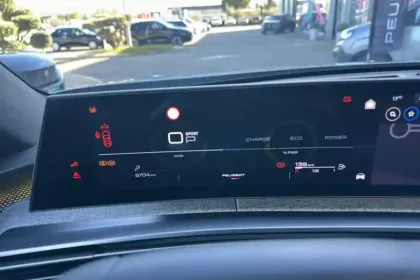 Photo 15 Peugeot 3008  Hybrid 136 e-DCS6