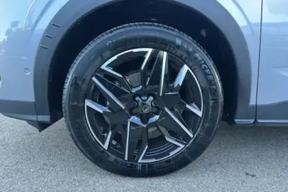 Photo 28 Peugeot 3008  Hybrid 136 e-DCS6