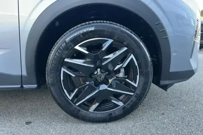 Photo 29 Peugeot 3008  Hybrid 136 e-DCS6