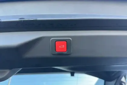 Photo 11 Peugeot 3008  Hybrid 136 e-DCS6