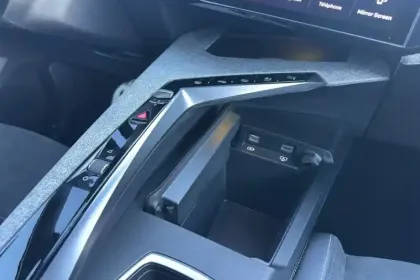 Photo 19 Peugeot 3008  Hybrid 136 e-DCS6