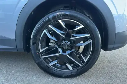 Photo 27 Peugeot 3008  Hybrid 136 e-DCS6