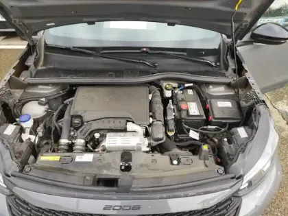 Photo 12 Peugeot 2008  PureTech 100 S&S BVM6