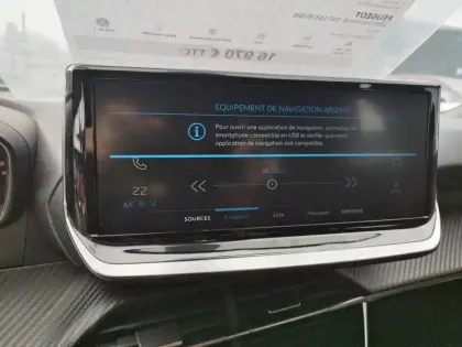 Photo 16 Peugeot 2008  PureTech 100 S&S BVM6