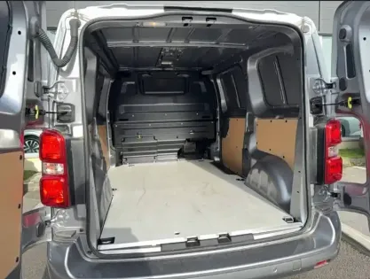 Photo 40 Peugeot Expert E- FGN M ELECTRIQUE 100KWH 136CH BATTERIE 49 KWH