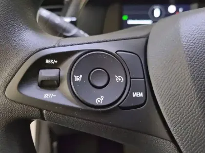 Photo 44 Opel Corsa  Electrique 136 ch & Batterie 50 kWh