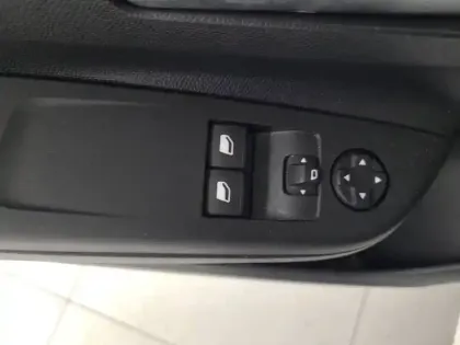 Photo 11 Opel Corsa  Electrique 136 ch & Batterie 50 kWh