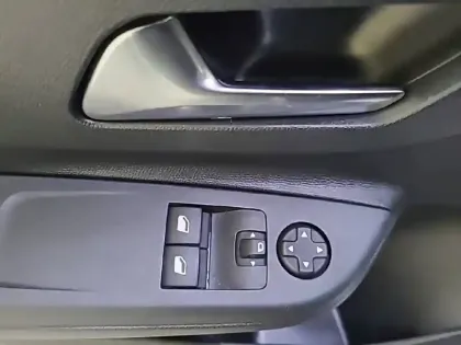 Photo 47 Opel Corsa  Electrique 136 ch & Batterie 50 kWh