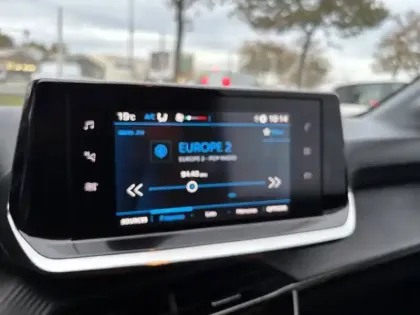 Photo 17 Peugeot 208  PureTech 75 S&S BVM5