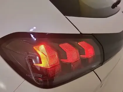 Photo 36 Peugeot 208  PureTech 75 S&S BVM5