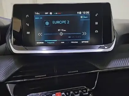 Photo 38 Peugeot 208  PureTech 75 S&S BVM5