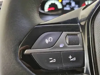 Photo 46 Peugeot 208  PureTech 75 S&S BVM5