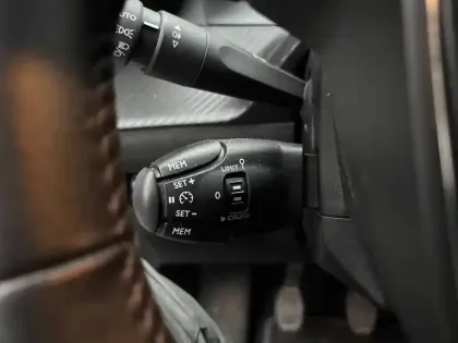 Photo 19 Peugeot 208  PureTech 75 S&S BVM5