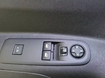 Photo 28 Peugeot Partner  FOURGON M 950 KG BLUEHDI 100 S&S BVM6