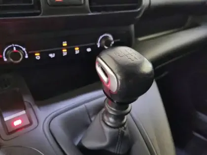 Photo 13 Peugeot Partner  FOURGON M 950 KG BLUEHDI 100 S&S BVM6