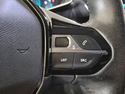 Photo 28 Peugeot 2008  Electrique 136 ch