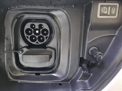 Photo 33 Peugeot 2008  Electrique 136 ch