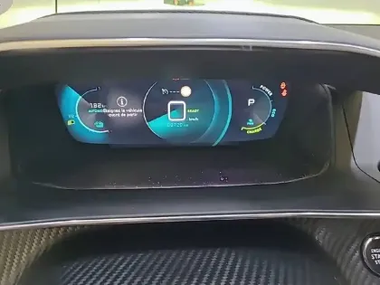 Photo 9 Peugeot 2008  Electrique 136 ch